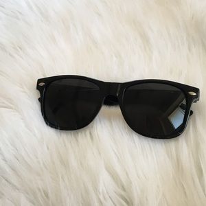 Black sunglasses